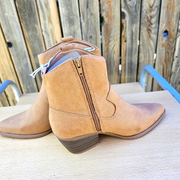 Faux Leather Western Boots Womens Size 8 - Picture 16 of 16